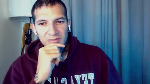 Snapshot of sebastian_muss chatting on November 2, 1:13 pm Sebastian online show from November 2, 1:13 pm