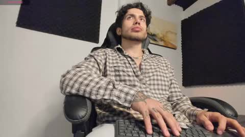 Lucian Sinclair online show from April 3, 9:46 pm