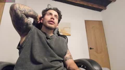 Lucian Sinclair online show from June 26, 2:27 am