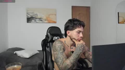 Lucian Sinclair online show from August 2, 1:04 am