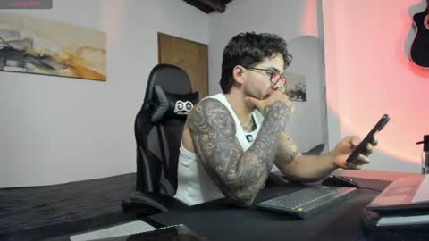 Lucian Sinclair online show from August 9, 12:34 am