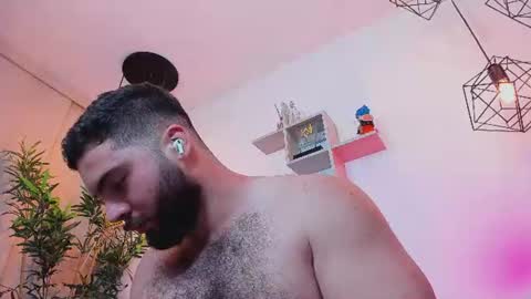 Snapshot of sebastianvilla__ chatting on June 14, 2:24 am Instagram jeanpaulfit online show from June 14, 2:24 am