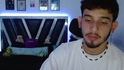 Snapshot of sebasxxl12 chatting on December 18, 5:57 am Sebas online show from December 18, 5:57 am