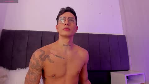 SEBASTIAN PALACIO online show from November 23, 8:41 pm