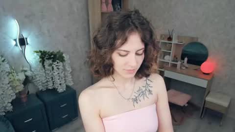Mia online show from June 10, 5:28 am