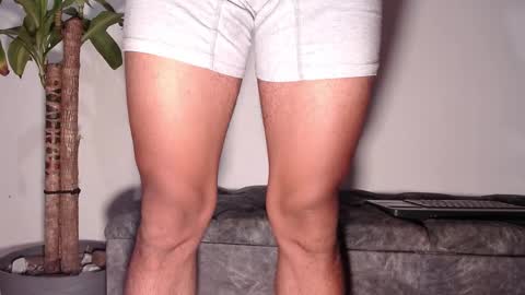 Snapshot of secret_latinos chatting on December 2, 9:35 am Secret Latinos online show from December 2, 9:35 am