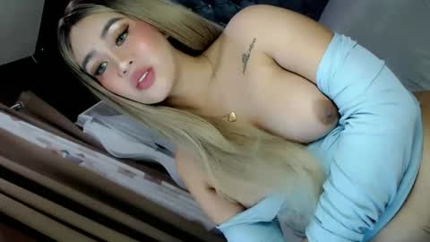 Snapshot of secret_lover22 chatting on January 26, 3:59 am Chloe online show from January 26, 3:59 am