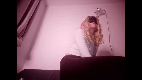 Anni online show from February 17, 11:31 pm