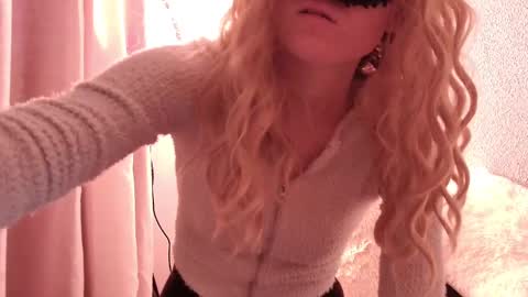 Anni online show from March 2, 6:27 am