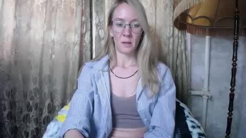 Snapshot of secretcandy222 chatting on February 23, 8:17 am secretcandy222 online show from February 23, 8:17 am