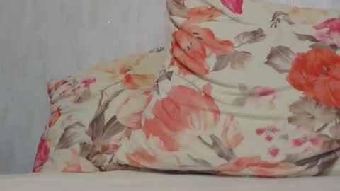 SecretLisa online show from April 5, 8:33 am