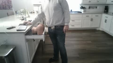 Snapshot of secretlyseductive9399 chatting on January 11, 5:10 am secretlyseductive9399 online show from January 11, 5:10 am