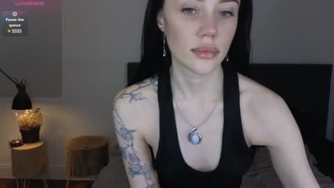 Sara online show from December 17, 9:27 pm