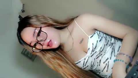 seducing_angela online show from February 27, 8:47 am