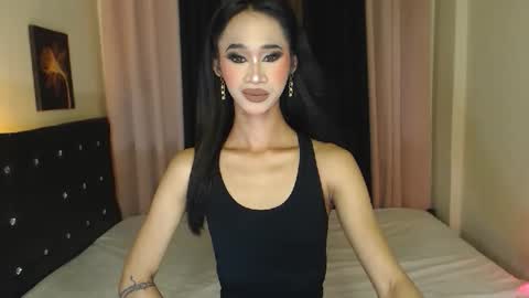 ashly online show from April 8, 10:37 am