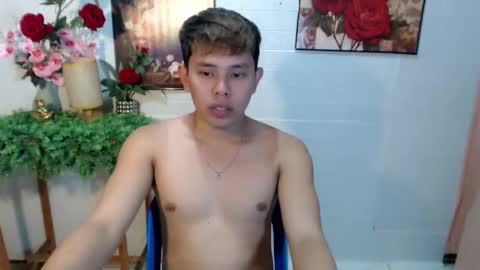 Max online show from May 9, 10:26 pm