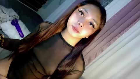 Snapshot of seductive_morena chatting on December 14, 5:29 pm Im shy online show from December 14, 5:29 pm