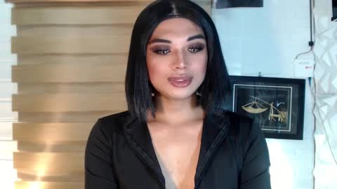 Deluxe online show from March 3, 3:09 pm