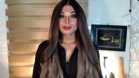 Deluxe online show from March 10, 10:04 am