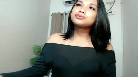 Deluxe online show from July 15, 10:15 pm