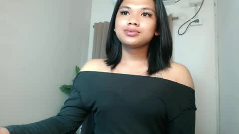 Deluxe online show from July 18, 1:54 am