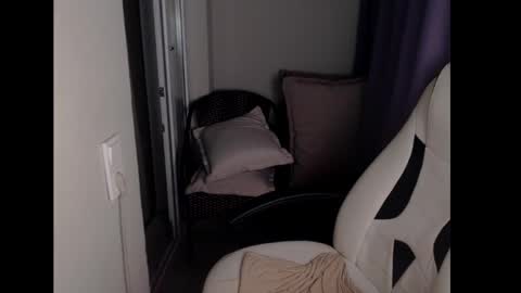 Emily online show from January 22, 2:35 pm