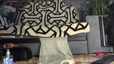 Snapshot of seexysweetie chatting on February 2, 3:07 pm Angie online show from February 2, 3:07 pm