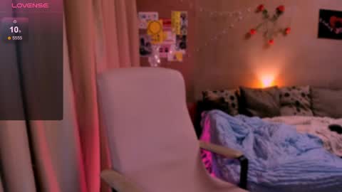 selectrra online show from April 9, 8:25 pm