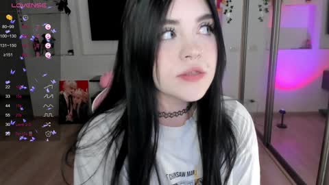 Snapshot of selena___cute chatting on December 13, 5:16 am Selena online show from December 13, 5:16 am