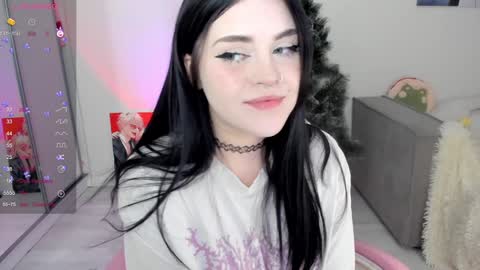 Snapshot of selena___cute chatting on December 21, 5:14 am Selena online show from December 21, 5:14 am