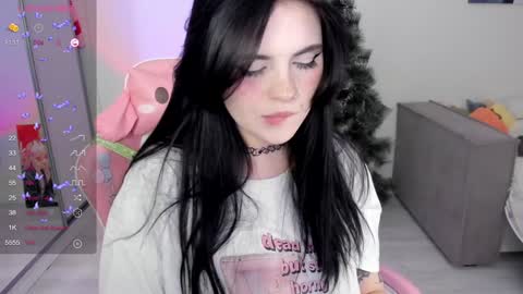 Snapshot of selena___cute chatting on December 27, 8:24 am Selena online show from December 27, 8:24 am