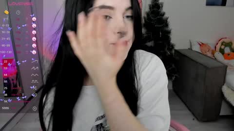 Snapshot of selena___cute chatting on January 14, 5:19 am Selena online show from January 14, 5:19 am