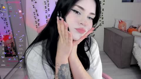 Snapshot of selena___cute chatting on January 23, 5:02 am Selena online show from January 23, 5:02 am