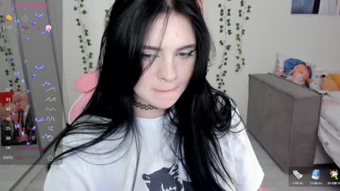 Snapshot of selena___cute chatting on January 27, 8:07 am Selena online show from January 27, 8:07 am