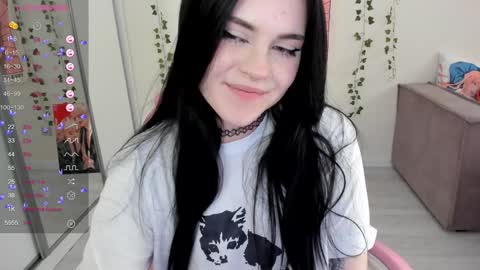 Snapshot of selena___cute chatting on February 7, 7:50 am Selena online show from February 7, 7:50 am