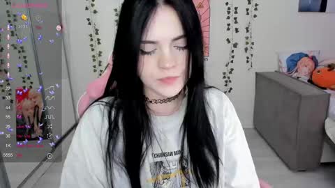 Snapshot of selena___cute chatting on February 10, 5:03 am Selena online show from February 10, 5:03 am