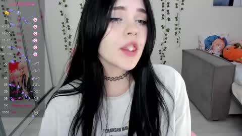 Snapshot of selena___cute chatting on February 10, 8:09 am Selena online show from February 10, 8:09 am