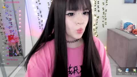 Snapshot of selena___cute chatting on February 26, 10:04 am Selena online show from February 26, 10:04 am