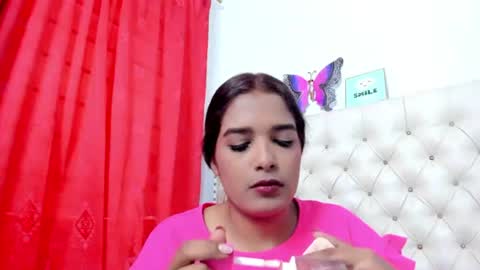 Snapshot of selena_beautyy chatting on June 24, 7:46 pm selena_beautyy online show from June 24, 7:46 pm