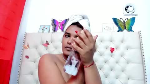 Snapshot of selena_beautyy chatting on July 2, 6:47 pm selena_beautyy online show from July 2, 6:47 pm