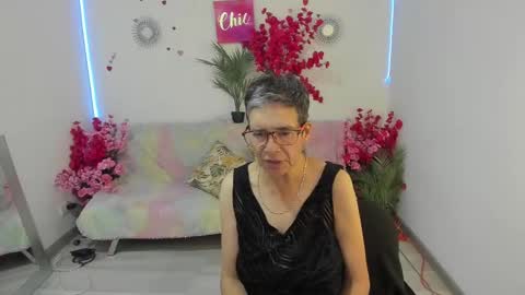 Selena online show from September 18, 11:12 am