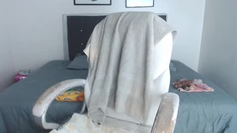 Selena online show from September 18, 5:48 pm