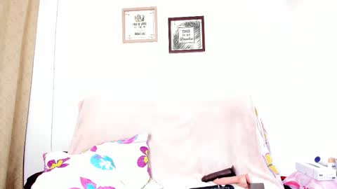 Snapshot of selena_jhonson1 chatting on February 26, 2:16 pm Karen online show from February 26, 2:16 pm