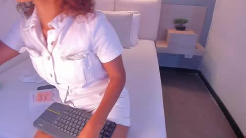 Selena online show from November 7, 10:59 am