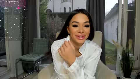 Snapshot of selena_reeves chatting on February 2, 7:20 am Selena online show from February 2, 7:20 am