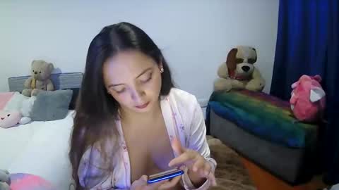 selena shadow online show from December 4, 4:32 am