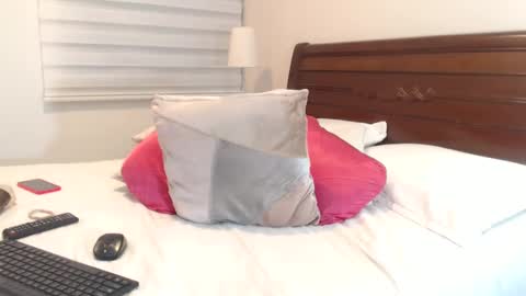 Selena online show from December 3, 3:09 am