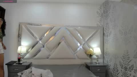 Selena reyess online show from September 19, 7:47 pm