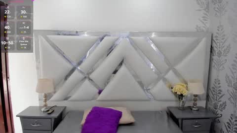 Selena reyess online show from September 22, 7:05 pm