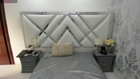 Selena reyess online show from December 22, 12:13 pm